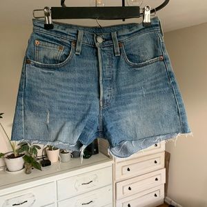 Levi’s 501 Cut Off Shorts